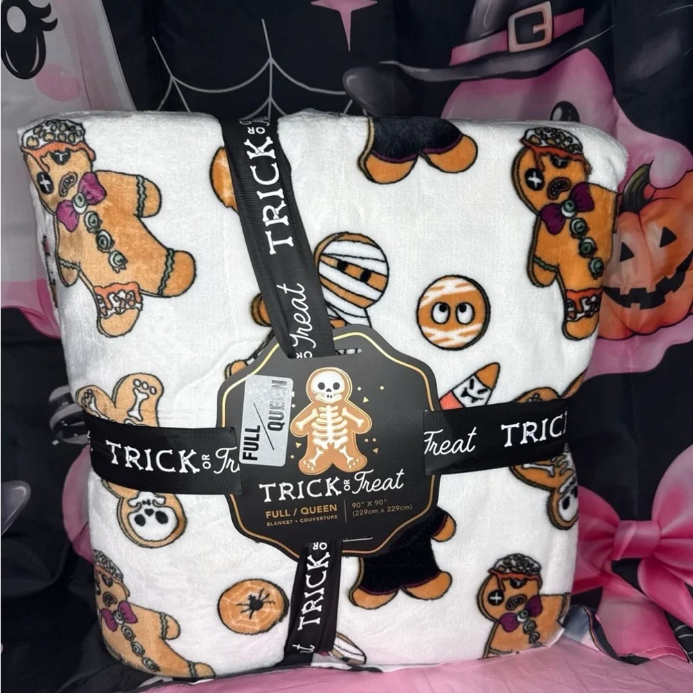 Viral Skeleton Gingerbread Man Blanket